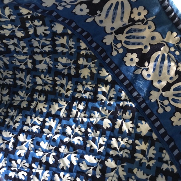 Vera Bradley Blue Lagoon retired tote - Picture 7 of 7